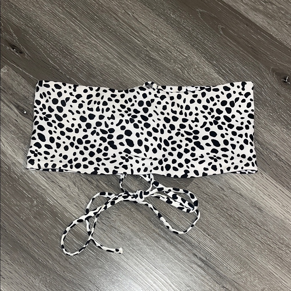 SHEIN Black and White Spotted Tube Top
